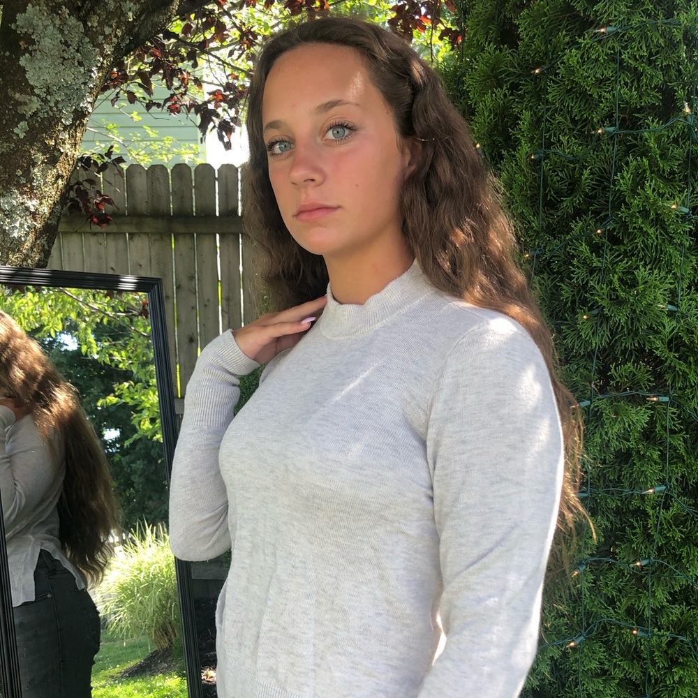 Half neck sweater